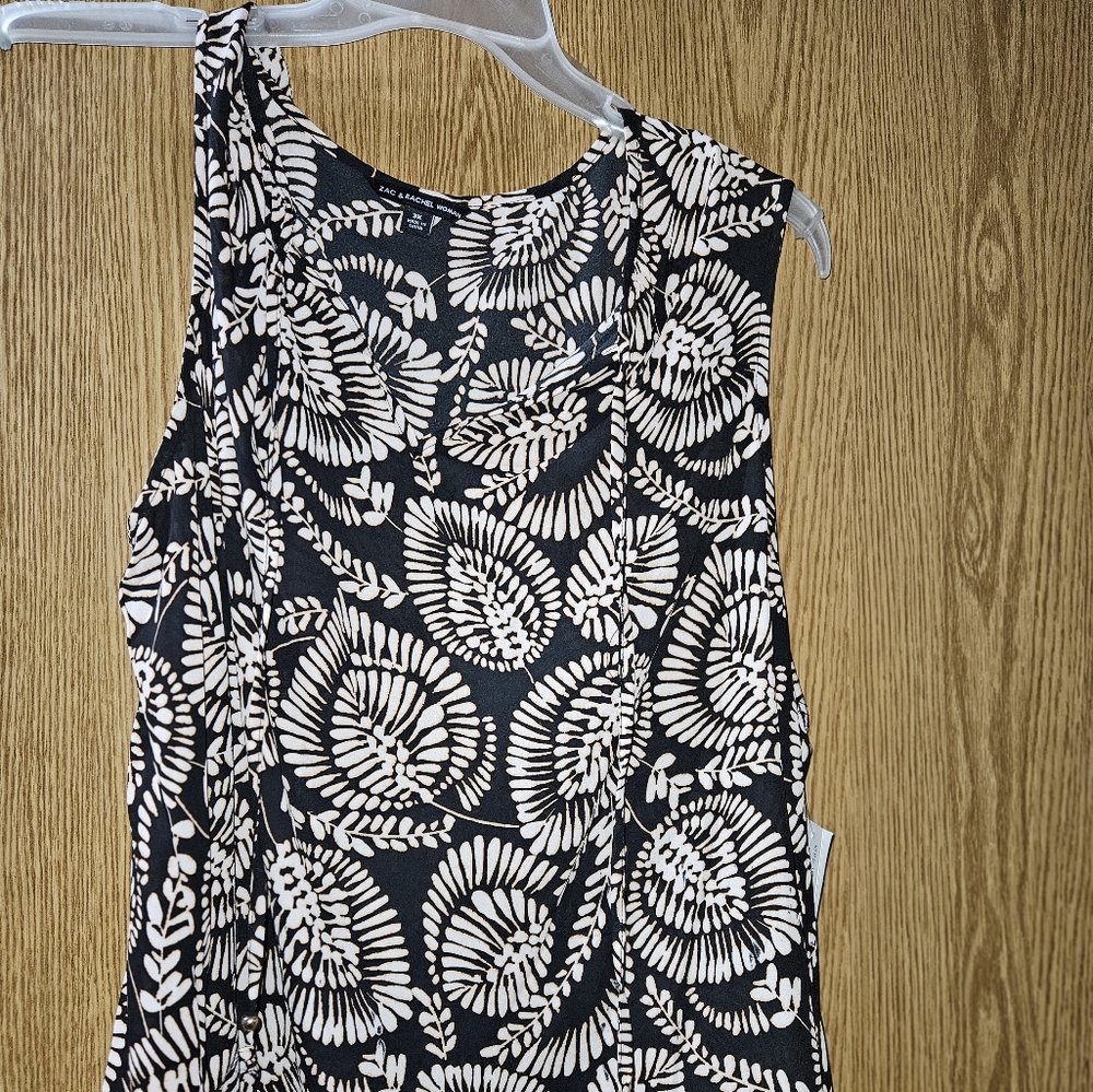 Zac & Rachel woman black beauty lotus tank top NWT